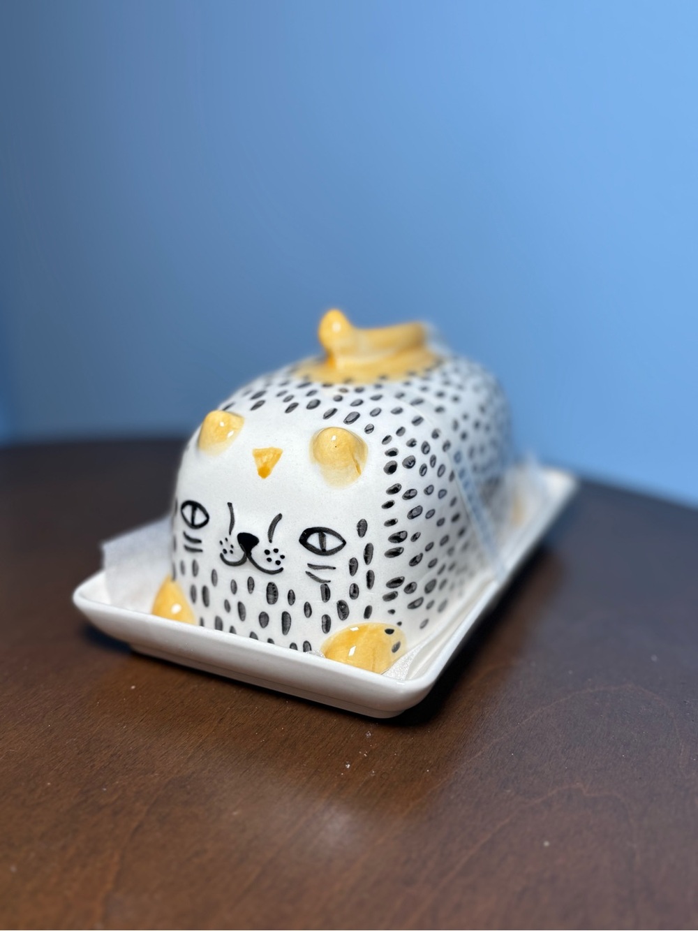 Ceramic Cat Butter Dish in White and Yellow - Cute Kitchen Storage